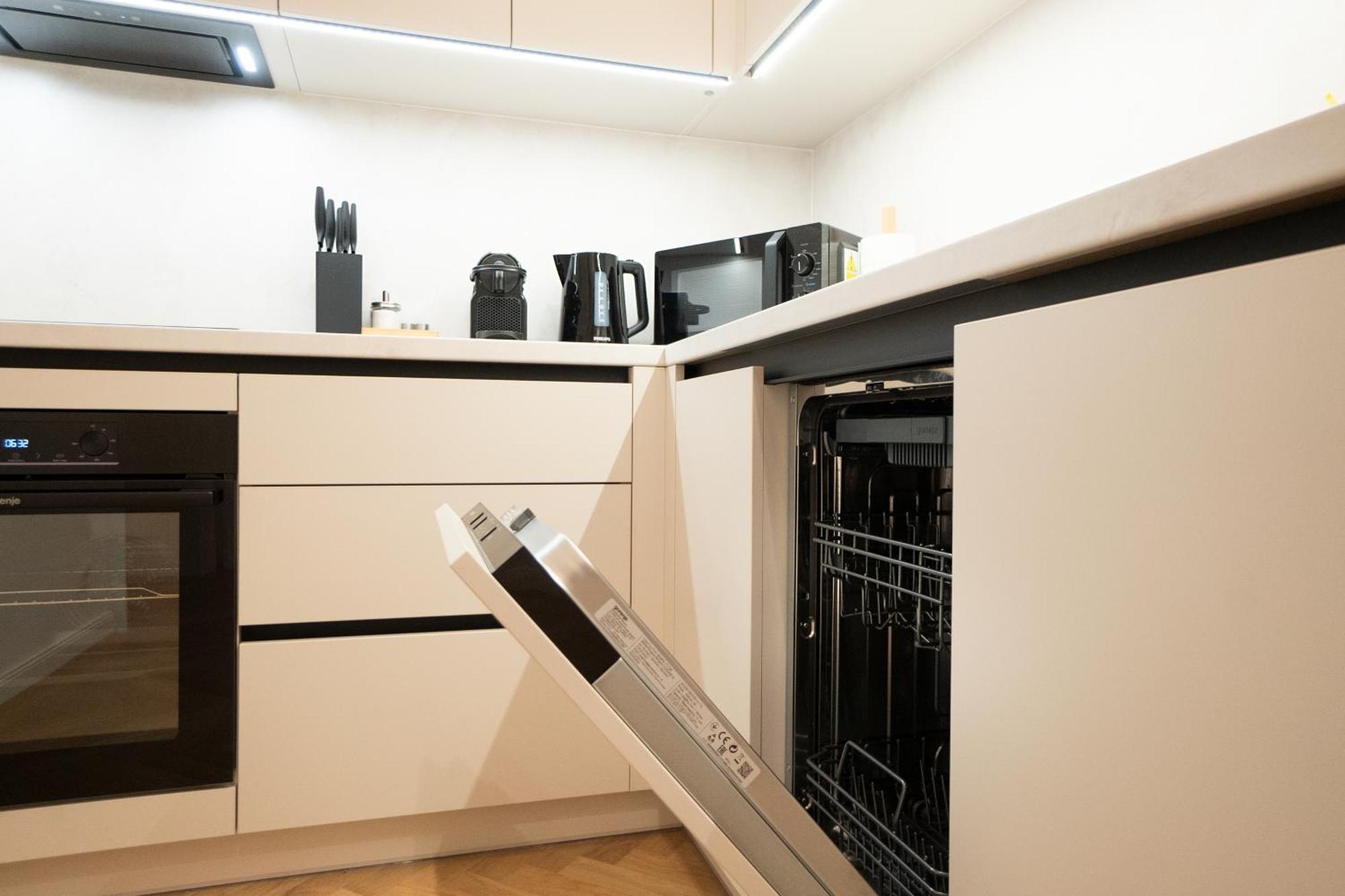 Chic & Cozy 104m2 Flat, Walk To Attractions Apartment Wien