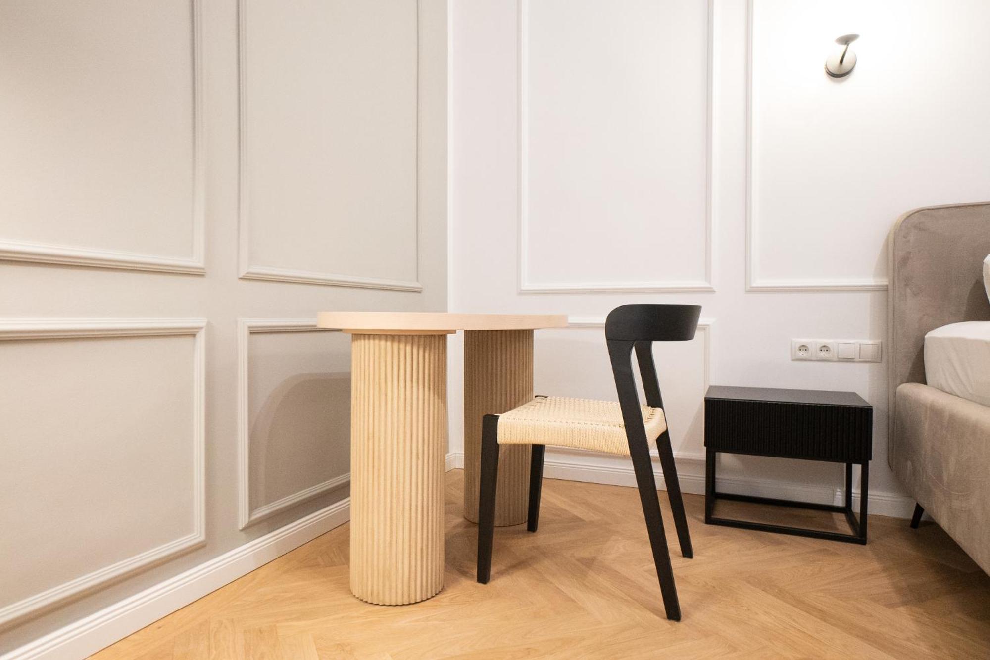 Chic & Cozy 104m2 Flat, Walk To Attractions * Wien