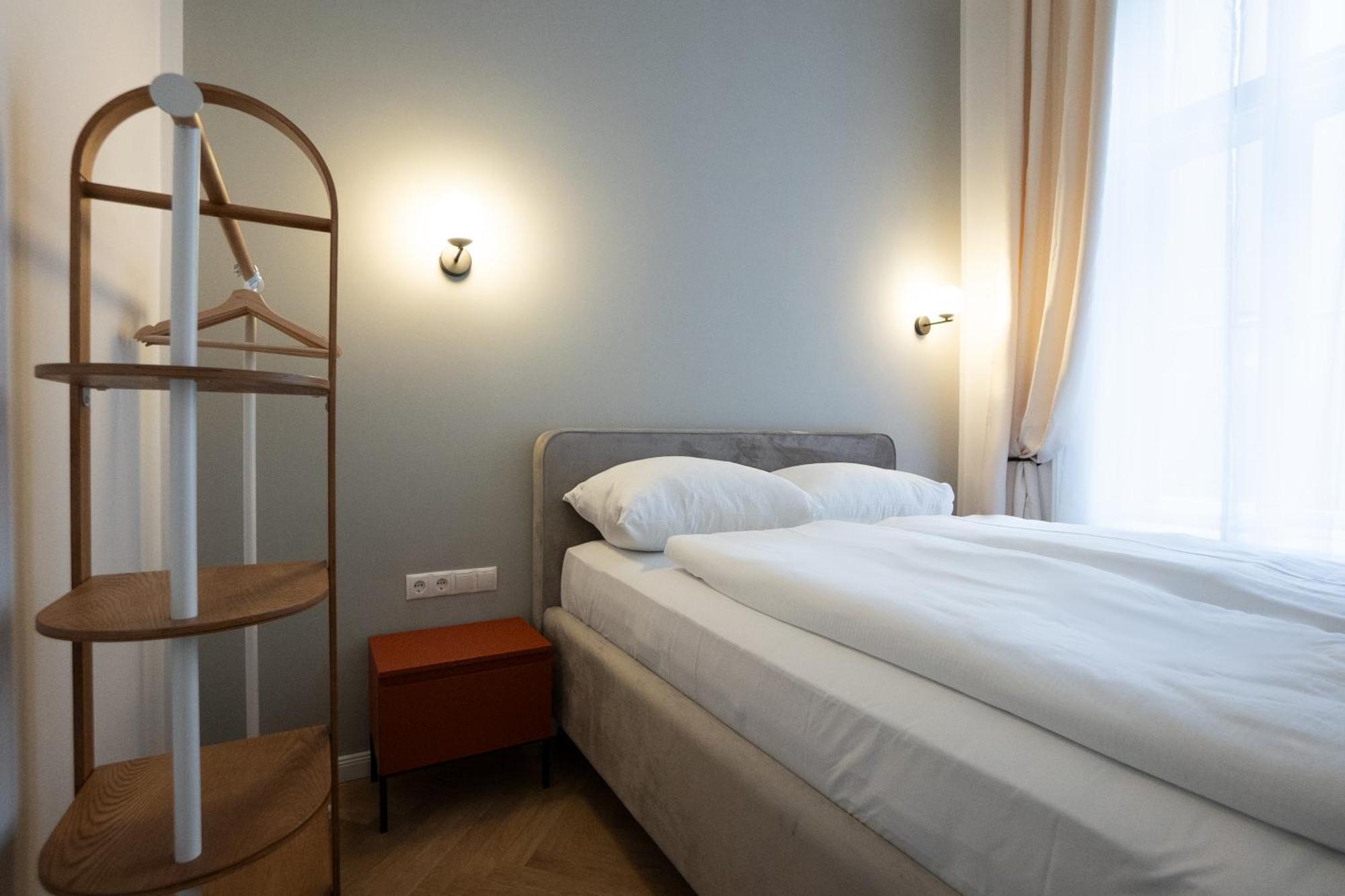Chic & Cozy 104m2 Flat, Walk To Attractions Wien