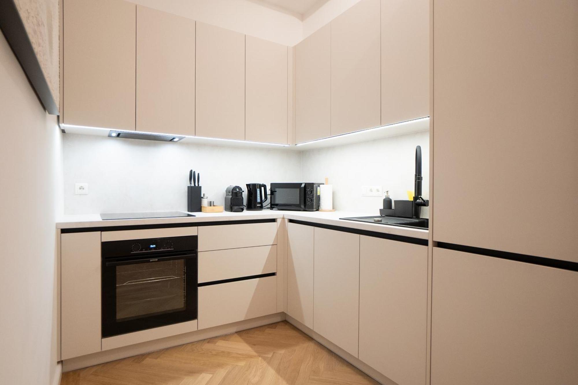 Apartment Chic & Cozy 104m2 Flat, Walk To Attractions
